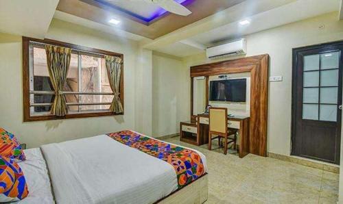 Central Chennai Hotel | Fabhotel Chennai Palace - Nr Chennai Beach Railway Station