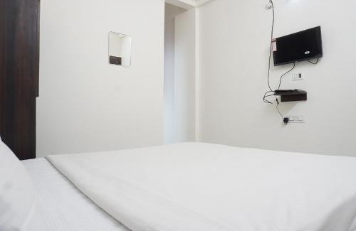 Bhosari Hotel | FabHotel Gargi Galuxe - Nr Ankushrao Natyagruha