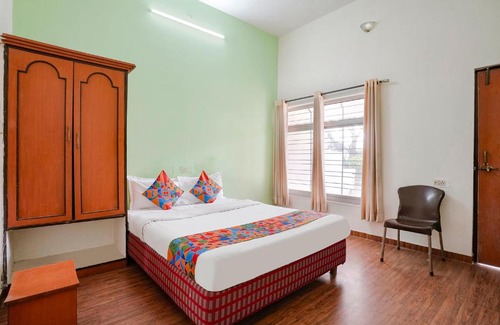 Maliwada Hotel | FabHotel Girija