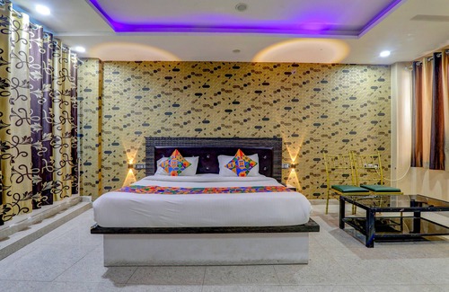 Kalyanpur Hotel | Fabhotel Gold Galaxy
