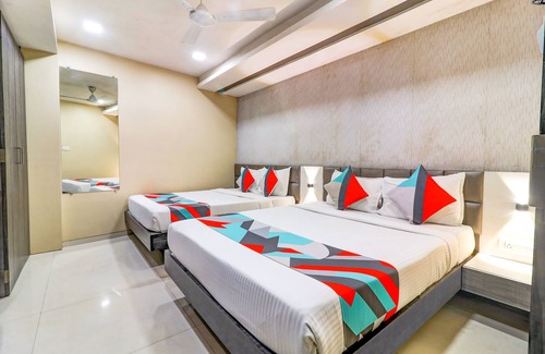 Kurla West Hotel | FabHotel Grand Heritage
