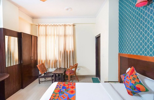 Sector 62 Hotel | Fabhotel Green View Palace