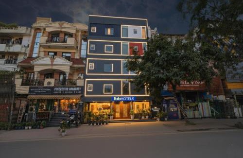 Karkardooma Hotel | FabHotel Hargobind Enclave