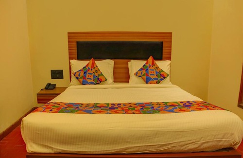 Teynampet Hotel | FabHotel Illam Hospitality