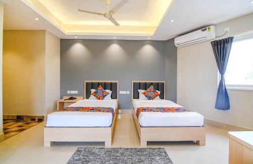 Shibpur Hotel | FabHotel JP - Nr Sataragachhi Railway Station