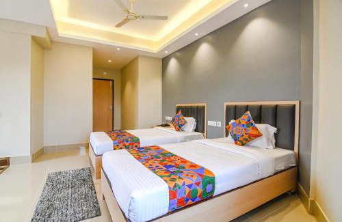 Shibpur Hotel | FabHotel JP - Nr Sataragachhi Railway Station