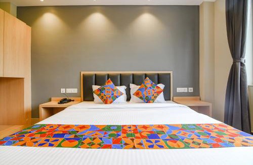 Shibpur Hotel | FabHotel JP - Nr Sataragachhi Railway Station