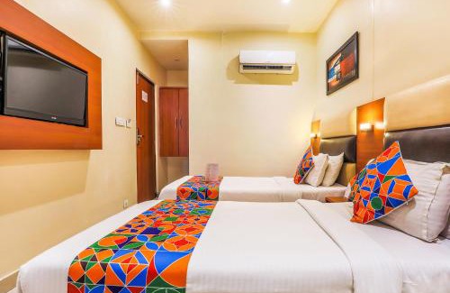 Jogeshwari East Hotel | FabHotel Liwa International - Nr Mumbai International Airport