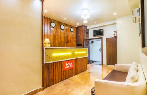 Jogeshwari East Hotel | FabHotel Liwa International - Nr Mumbai International Airport