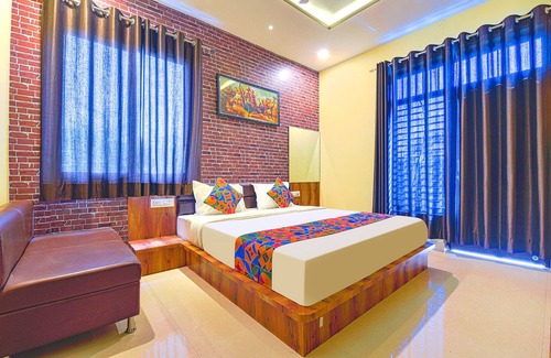 Central Area Hotel | Fabhotel Lotus