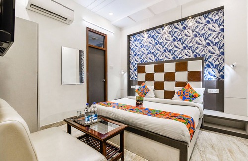 Charbagh Hotel | Fabhotel Metro View