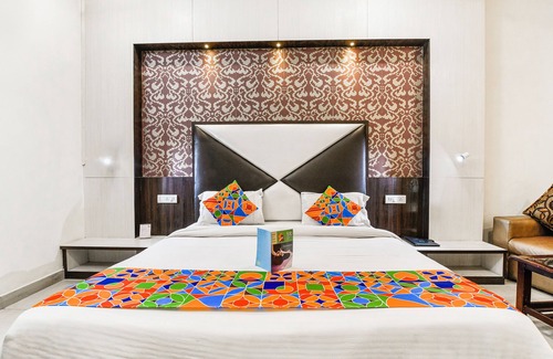 Charbagh Hotel | Fabhotel Metro View
