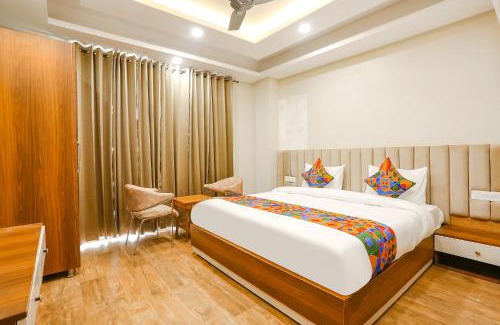 Sector 31 Hotel | FabHotel Raahi Retreat Near Star Mall & 32nd Avenue, Gurugram