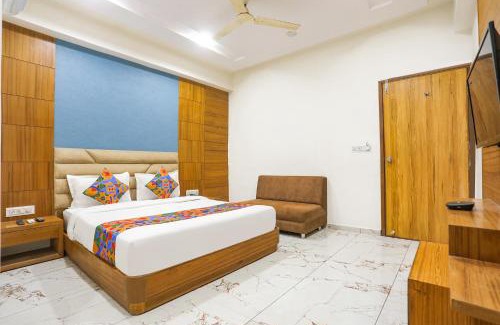 Khattalwada Hotel | FabHotel Raj Villa - Nr Tri mandir