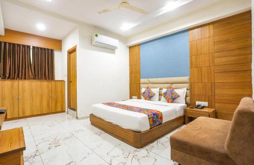 Khattalwada Hotel | FabHotel Raj Villa - Nr Tri mandir