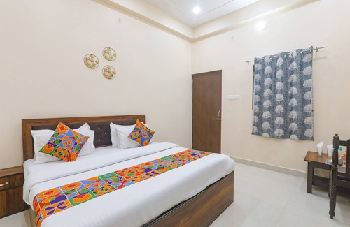 Haraiya Hotel | Fabhotel Rk Palace