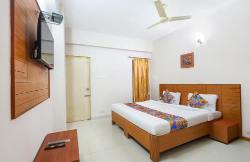 Triplicane Hotel | FabHotel RKH Skyline Residency