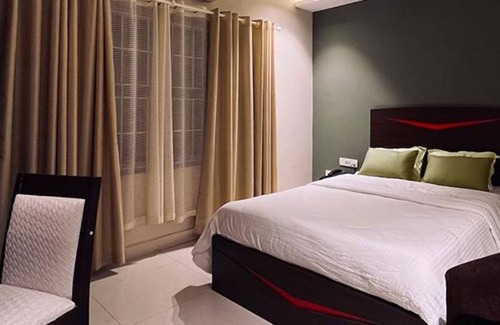 Royapettah Hotel | Fabhotel Sea Queen Residency