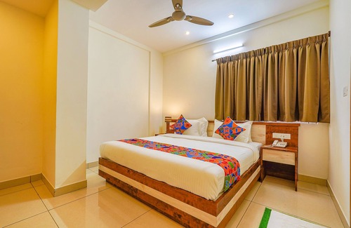 Jayanagar Hotel | FabHotel Shakthi Suites
