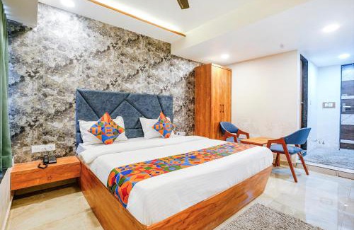 Ahmedabad Hotel | FabHotel SR Naroda - Nr Akshardham