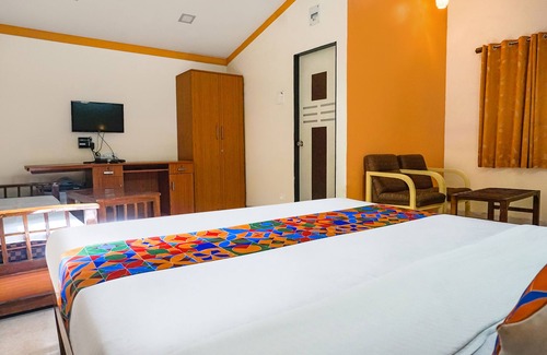 Parner Hotel | Fabhotel Vishwakirti Agri