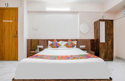 Wakad Hotel | FabHotel Wakad Villa