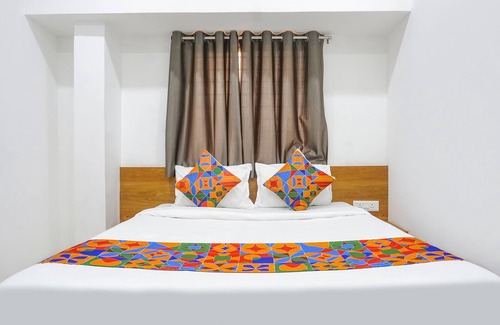 Nanded Hotel | Fabhotel White House Inn
