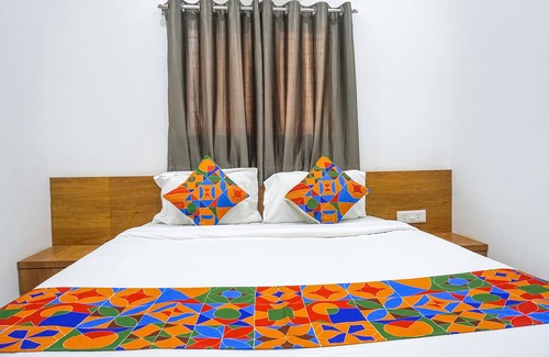 Nanded Hotel | Fabhotel White House Inn