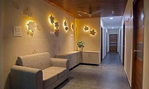 Serilingampally Hotel | FabHotel Yendluri's Abode