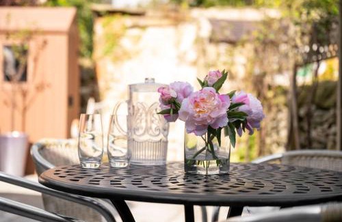 Bakewell House | Fable Cottage Luxurious Stay