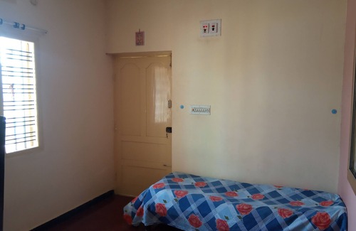 Jayanagar House | Fabolous Room at Begur road Bangalore with all Amenities available for rent