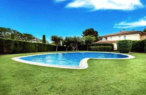 Bonmont Terres Noves House | Fabulosa Adelfas : entre mar y montañas