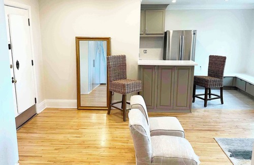 East Town Apartment | Fabulous 1-bedroom with elevator, fitness, onsite.WiFi. in vibrant Milwaukee