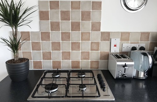 Warfield Apartment | Fabulous 2 bed apartment, near Legoland, Ascot & Lapland UK, a Christmas must!