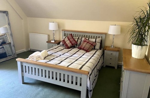Auchendinny House | Fabulous 2 Bedroom House Just Outside Edinburgh
