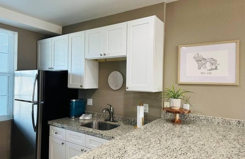 Marco Island Condo | Fabulous 2-bedroom/2-bath condo with water views