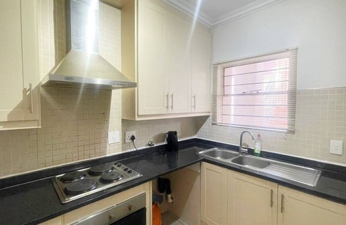 Greater Johannesburg Metropolitan Area Apartment | Fabulous 2-Bedroom Apartment in Randburg