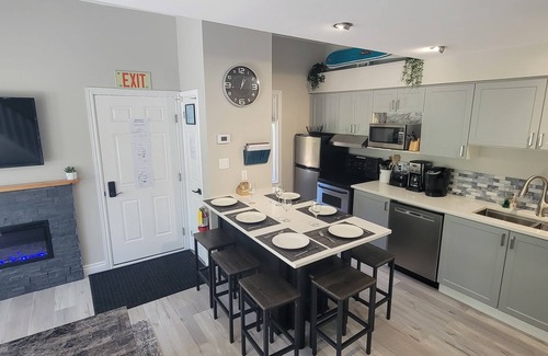 Craigleith Condo | Fabulous 2 Level, 2 Bedroom Condo on Blue Mountain! Over 200 ⭐ Reviews!