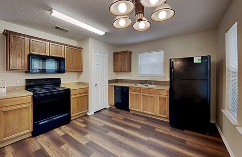 Garland House | Fabulous 3-bedroom house in Garland