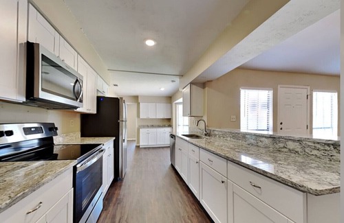 Garland House | Fabulous 3-bedroom house in Garland