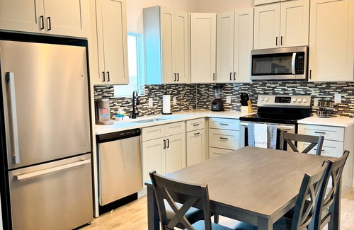 Riverside House | Fabulous 3 Bedroom Home Great option for a Family vacation Near SA Downtown