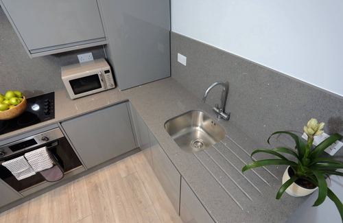 North Finchley Apartment | Fabulous 3Bedroom/2Bathroom Ground Floor Flat with Garden and Free WiFi