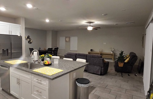 Pittmann House | Fabulous 4-bedroom house with AC in Henderson