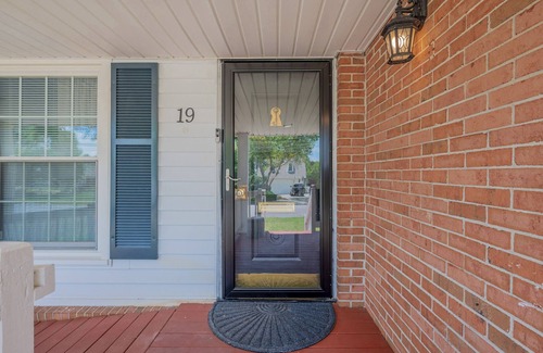Coliseum Central House | Fabulous 5 Bedroom 3 Bathroom Holiday House Near Beaches. WE SANITIZE!