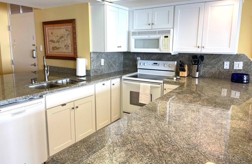 South Padre Island Condo | Fabulous 5th floor beachfront; fully appointed; discount for weekdays & 7 nights