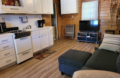Newaygo Cottage | Fabulous 9-bedroom cottage 1,2,3,4&5