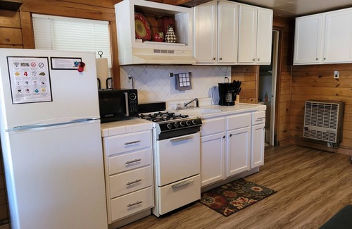 Newaygo Cottage | Fabulous 9-bedroom cottage 1,2,3,4&5