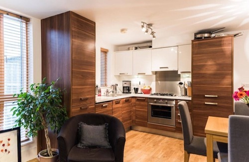Greenwich West Apartment | Fabulous apartment close Cutty Sark,river,restaurants,shops,Royal Park and more