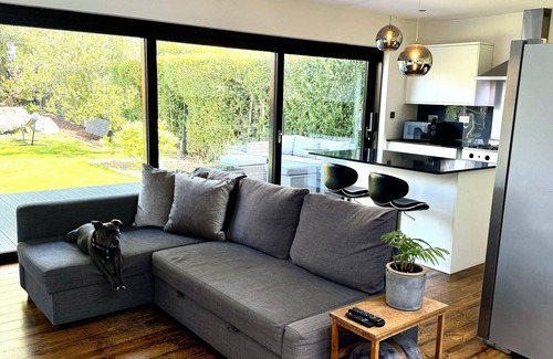 Hatfield House | Fabulous Art Deco home with garden, parking n Wifi near Harry Potter (sleeps 8)