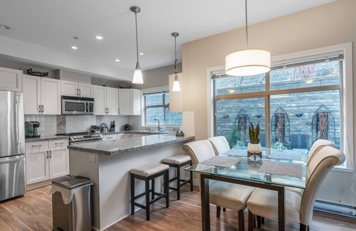 Central Okanagan Condo | Fabulous Condo at Five Star Resort #209